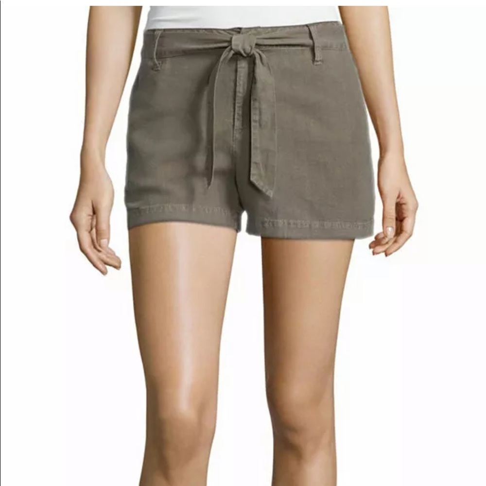 a.n.a. Green Stone Tie Front Linen Blend Shorts